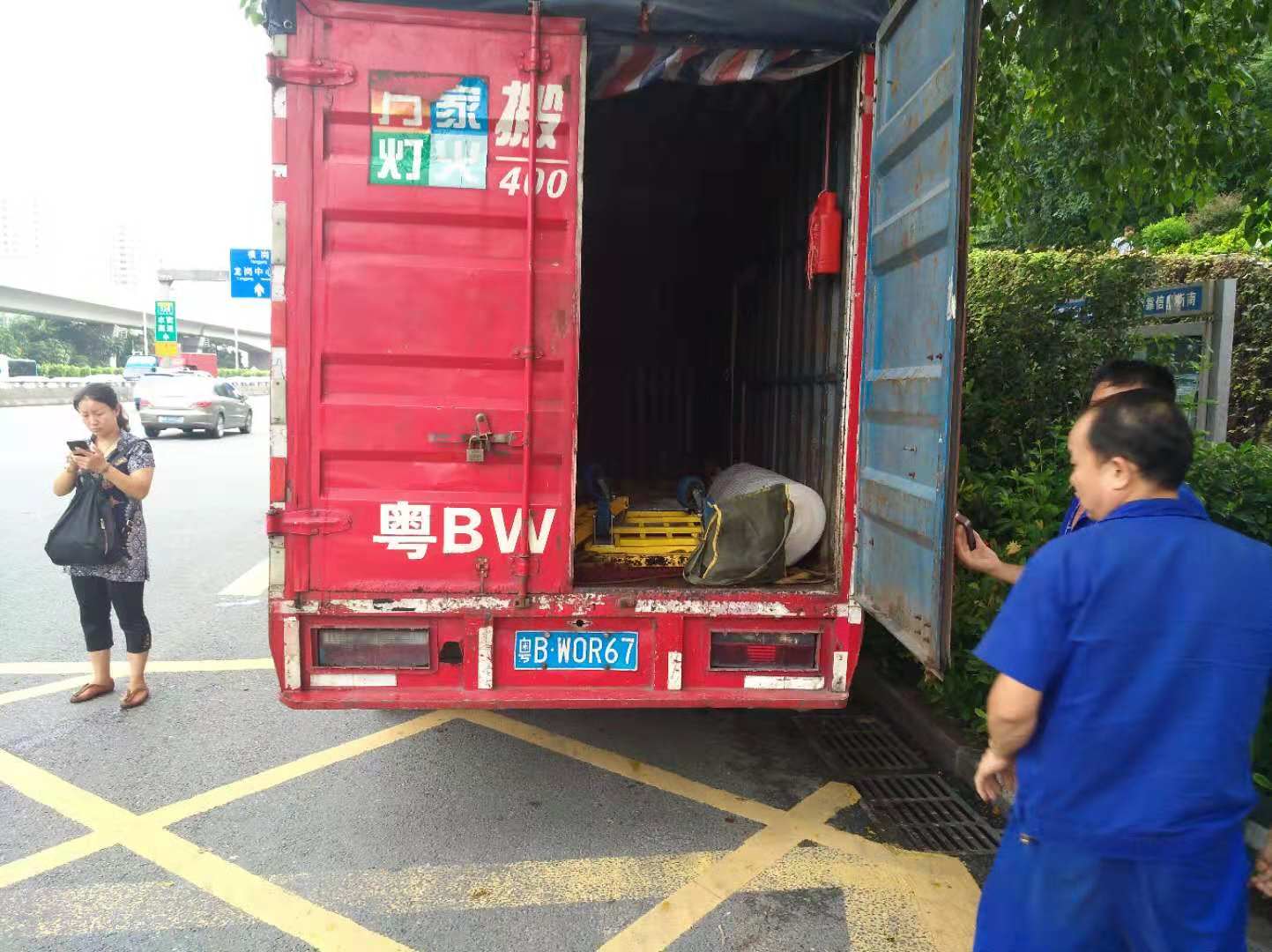 深圳搬家公司電話，萬家燈火搬家歡迎你！