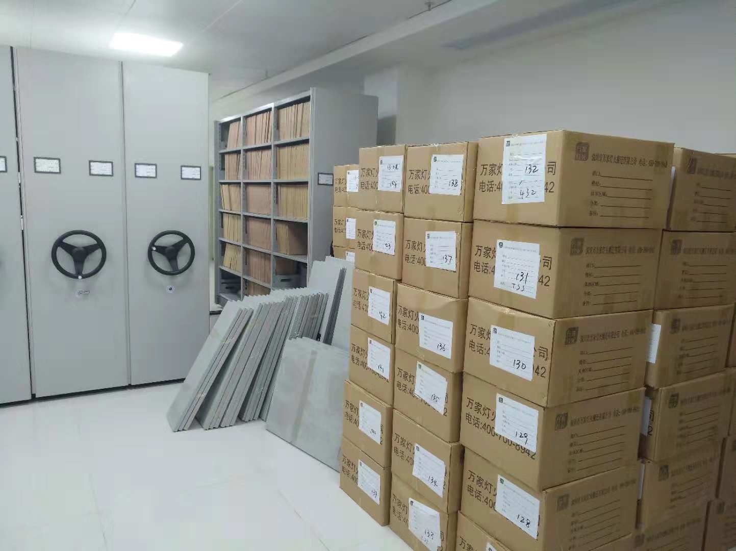    叫搬家公司比自己搬更劃算更省心！