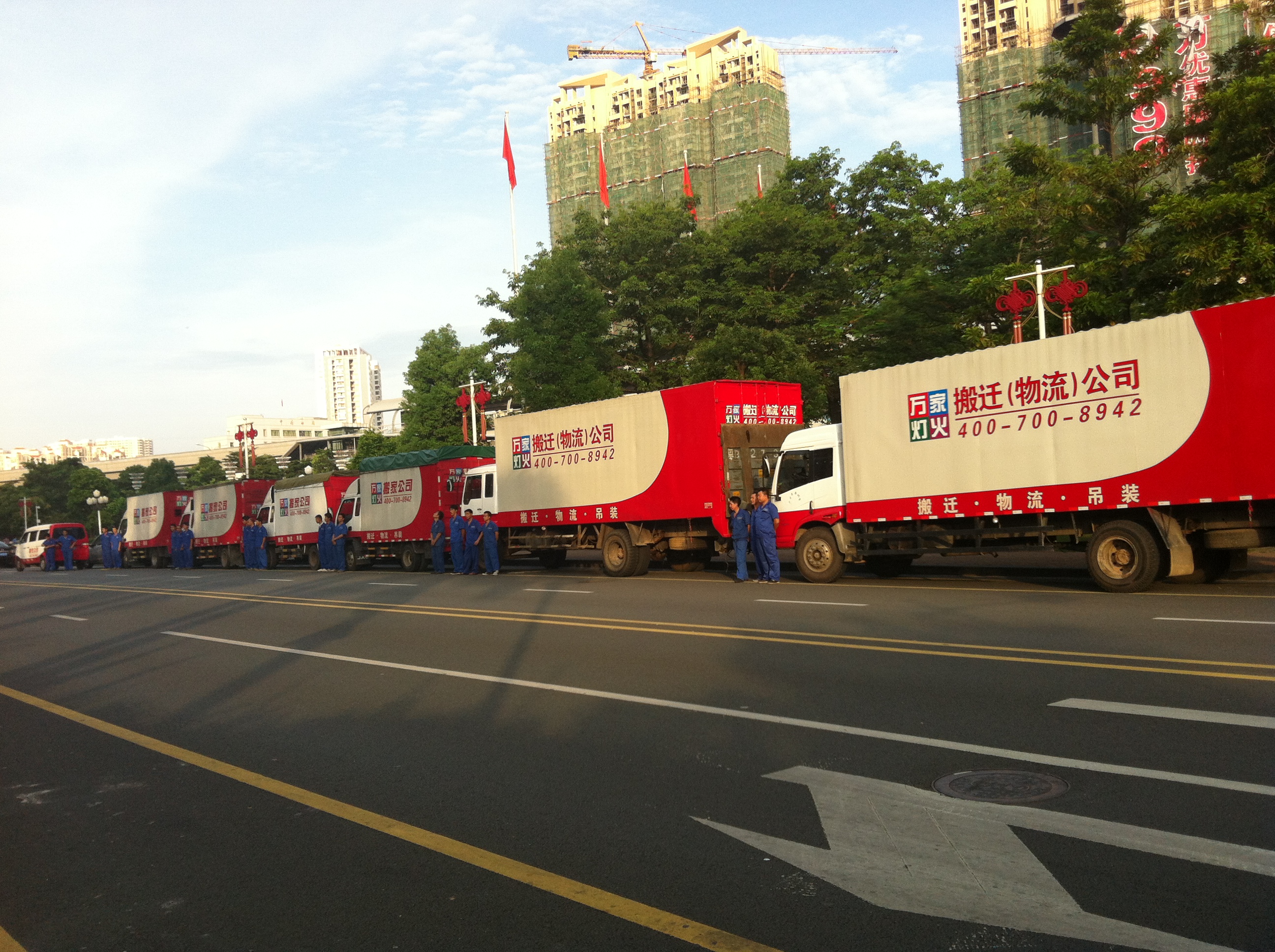 深圳搬家公司哪家好？專業(yè)搬遷服務(wù)就選萬家燈火搬家！